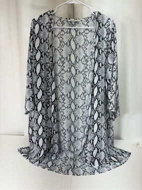 Sheer Black & White Snake-Print Open-Front Chemise 4009